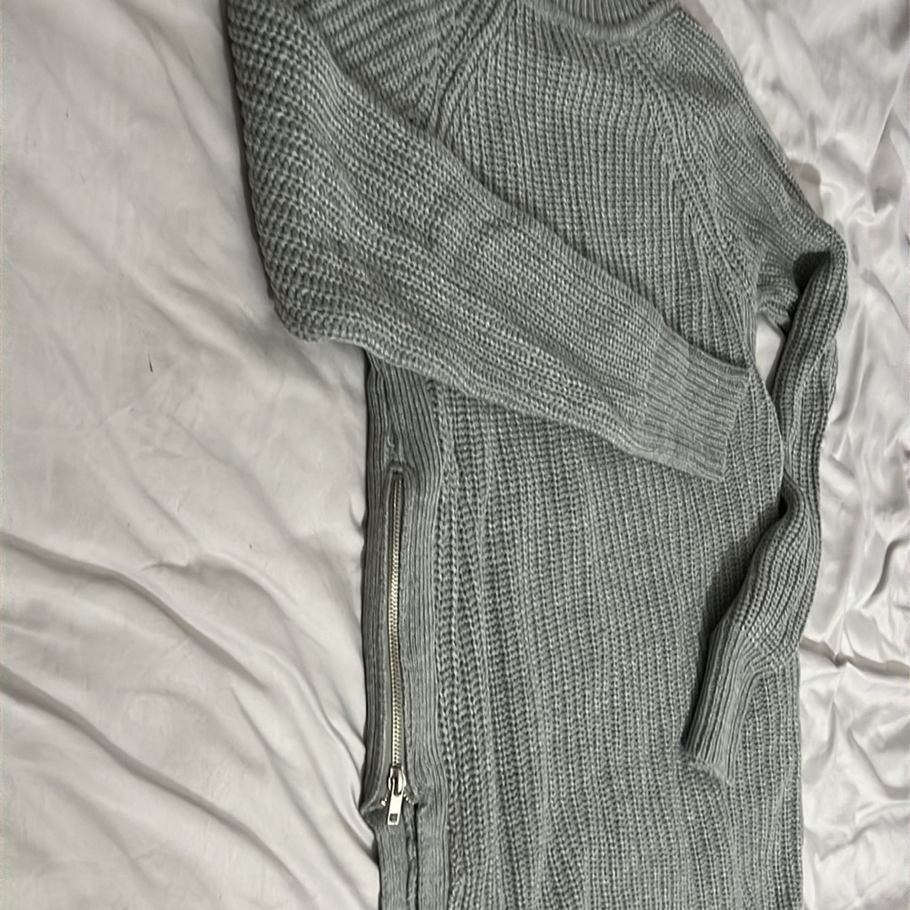 Sweater - Picture 5 of 7